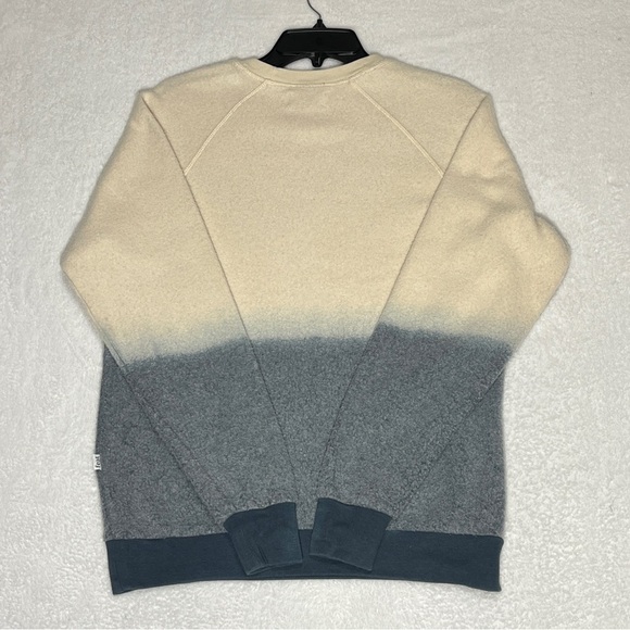 Feat Blanket Blend Women's Ombre Cream Blue Crew Neck Sweatshirt Size Small - Picture 2 of 6